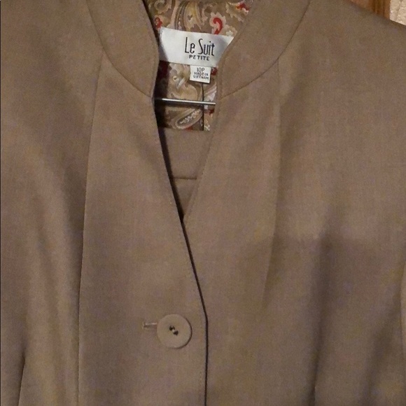 Tan Le Suit 10 PETITE - Picture 2 of 3